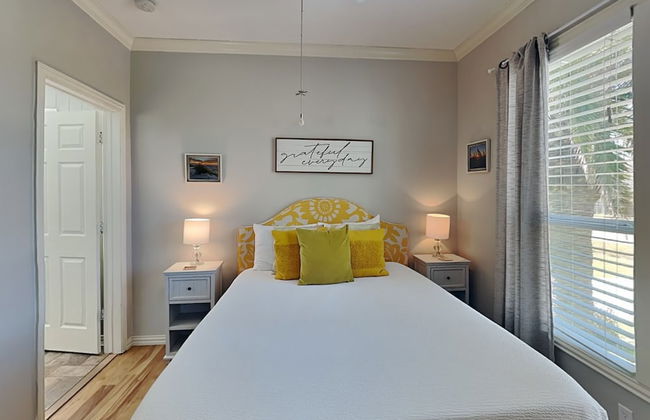 Blue Curlew - Photo 2