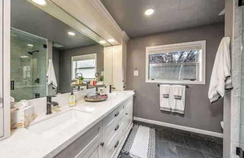 Creekside Cabin - Pup-Friendly with AC - Foto 22