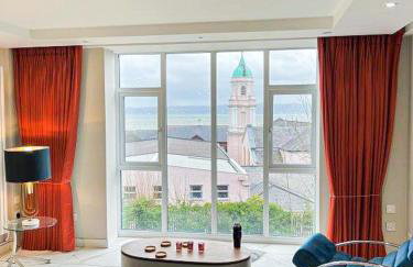 Modern Luxurious Apartment w/ Patio Balcony & View - Foto 13
