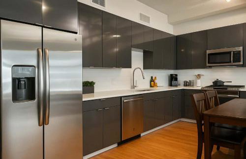 Moss & Oak - King Bed - Grand Piano - TOP FLOOR - Foto 27