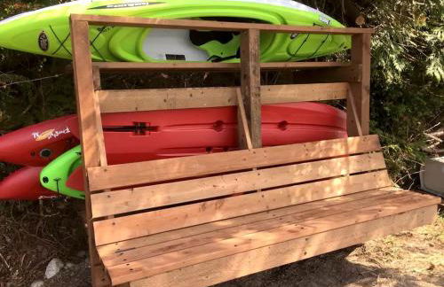 Incredible Sunset at Beachfront Glamping Cabin on Private, Herron Island with Fire Pit and Kayaking near Olympia, Washington - Foto 27