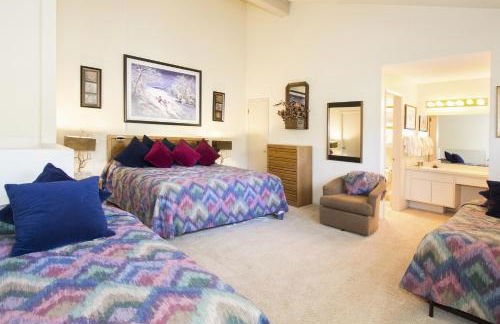 St Anton Courtyard View 2-Bedroom Condos with Pool & Jacuzzi - Foto 26