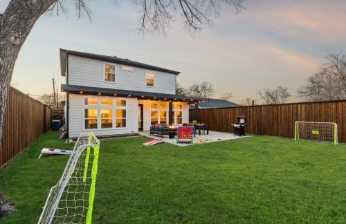 The Longhorn Luxe with Game Room and Fire pit and Karaoke - Foto 41