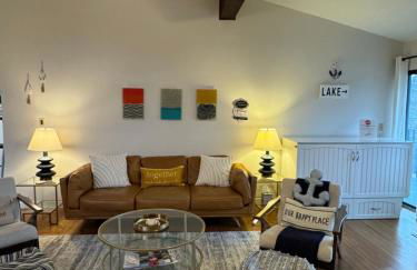 Newly Remodeled Mid-Century Modern Lake Condo - Foto 3