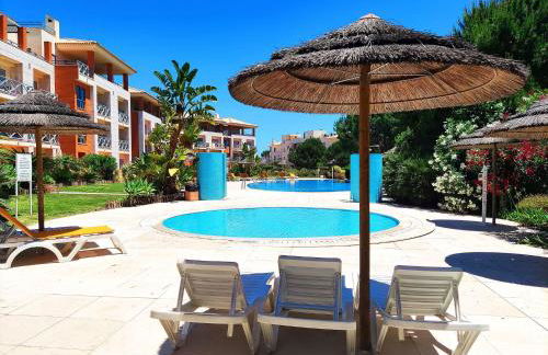 Fabulous Sunny Pool&Garden Condo by BeCherish - Foto 1