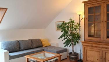 WEINBERGBLICK Wohnung im Haus FREY - 2BR ,Küche, 2 Bäder, 2 Balkone, Parkplatz direkt vor der Tür - Foto 4