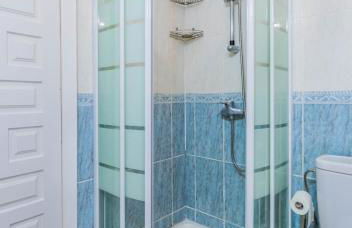 Paraíso Familiar en Marisol Park Bungalow con Piscina, Tenis y Parking - Foto 9