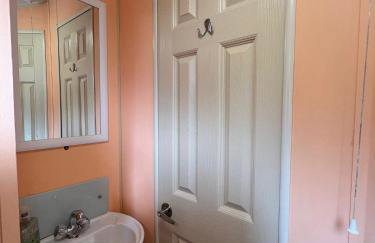 Light and Airy 2 Bedroom Mobile Home - Foto 16