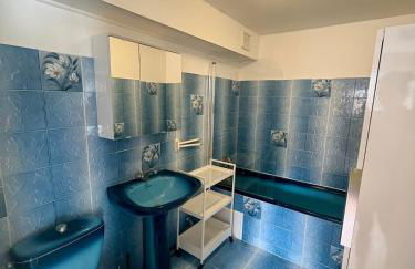 Charmant T2 avec terrasse, piscine et jardin - Foto 12