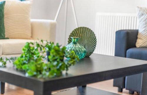 Stylish 4 Bedroom House in St Neots w Free Parking - Foto 44