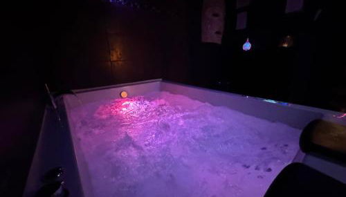 SPA bulles du paradis love room - Foto 4