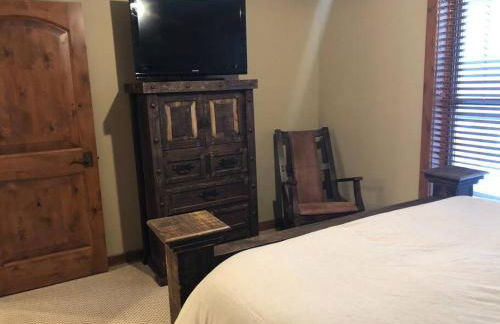 Penthouse Mountain Haven with Community Spa Room - Foto 12