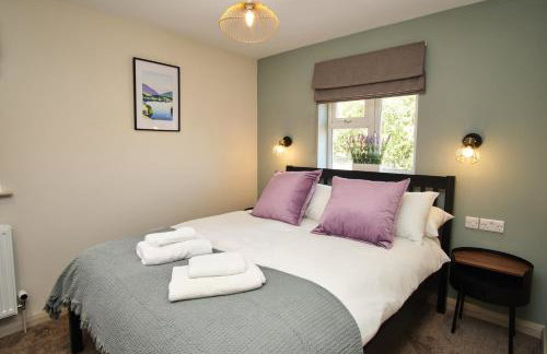 Spacious 4 Bed House Sleeps 6 Parking Garden in Loughborough - Foto 10