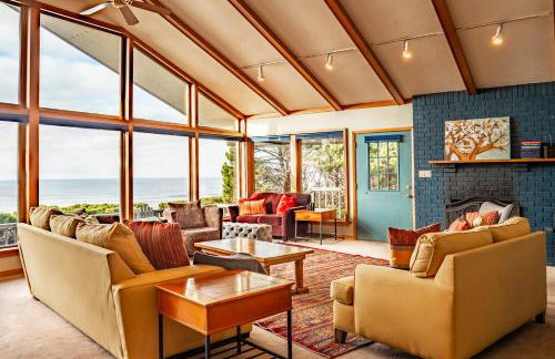 Hot Tub & Game Room in Large Ocean Front Home! Second Story - Foto 1