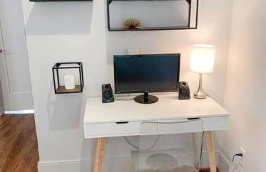 City View- near Downtown, Capital, NC State - Foto 23