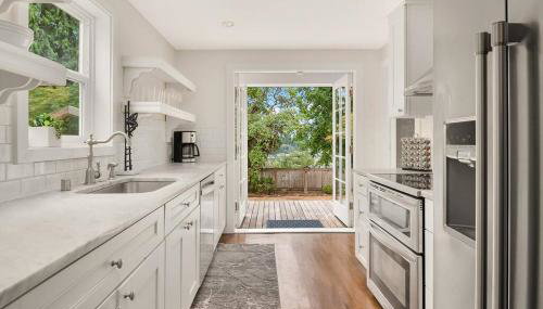 DT Bellevue Hidden Gem With a View & AC - Foto 3