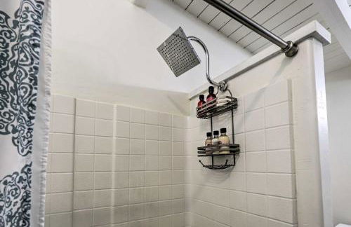 Loch Lomond Cabin with Hot Tub, Near Wineries! - Foto 15