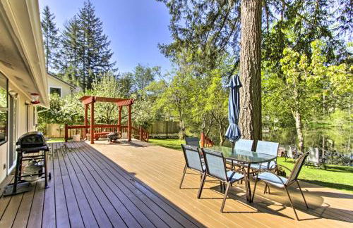 Quiet Lakefront Olympia Home with Dock on Half Acre - Foto 7