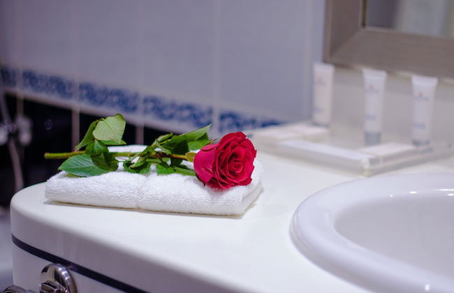 Savoy Central Hotel Apartments - Photo 10