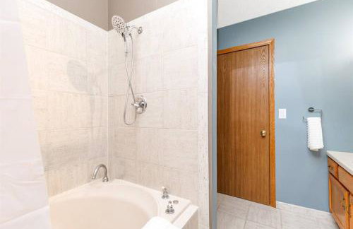 Relaxing 2Bedroom Townhome w/Playroom & Great View - Foto 40