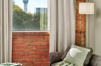 The Magnolia - Farmhouse Loft - Sleeps 10 - Valet - Foto 10