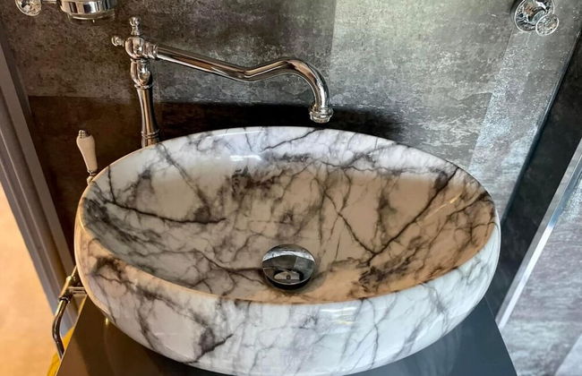 Beautiful Character Cottage - With Hot Tub - Photo 12