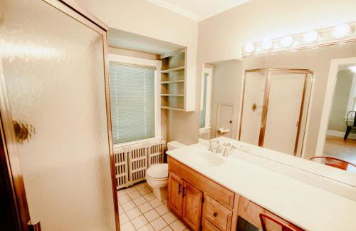 Spacious Home In A Quiet Neighborhood - Foto 13