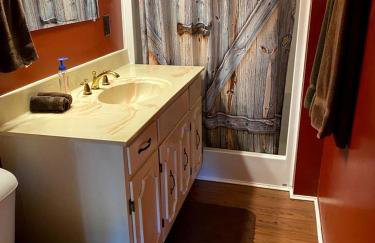 Cozy Cabin Rental and Cowboy Experience at a Tennessee Dude Ranch - Foto 3