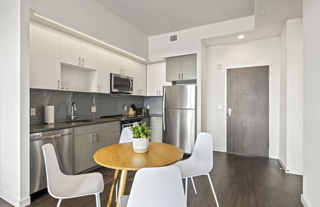 Placemakr Marymount Ballston - Photo 35