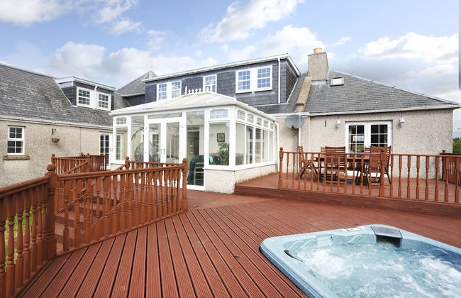 JOIVY Greenknowes Farmhouse Retreat 7 Bed With Hot Tub And Bar - Foto 49