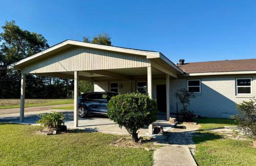 Serene Bayou Retreat - Spacious Family Home - Foto 27