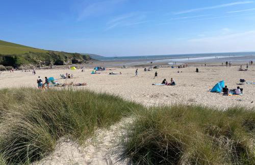 Buttercup Cottage, located in the gateway to Eden! - Photo 33