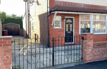 Spacious 3 bed with driveway - Foto 1