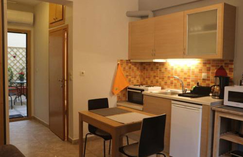 Quiet Urban Studio with Private Backyard - Foto 11