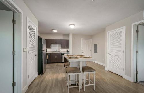 5th Quarter at Watercress- 0 9 Miles to UA- 2 BR 2 BA- Riverfront - Foto 18