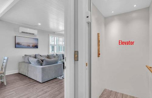 Bayview Pointe - Luxury home with heated pool! Near Anna Maria isle! - Photo 7