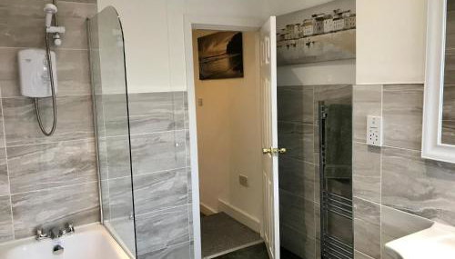 Stylish 3 Bedroom House Only 5 Mins From M6/m58 - Foto 5