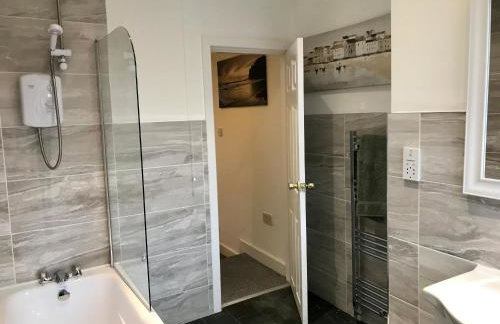 Stylish 3 Bedroom House Only 5 Mins From M6/m58 - Foto 5