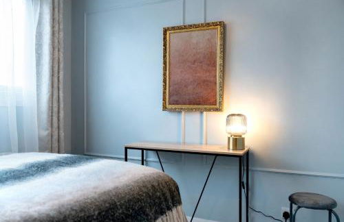 4BR Home and Parking with CCTV Contractors & Family - Photo 9