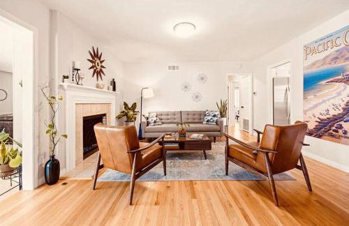 Disneyland close FAMILY home! - Photo 1