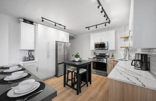 PFR Suites - Highland, 3BR 2BA Shadyside Condo, Penthouse Unit, 2 Decks, Off-Street Parking, 4th Floor Walkup - Foto 46