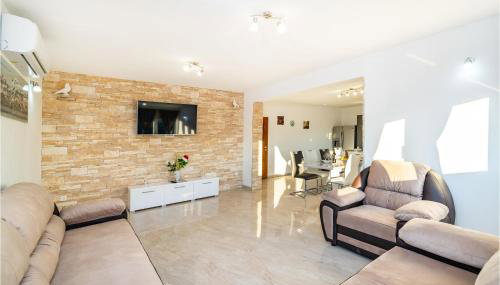 Awesome Home In Modric - Foto 3