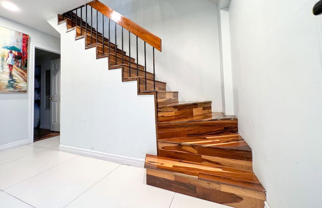 Chic Townhome with Garage Dt MTL - Foto 22