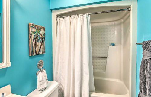 Walk to Ocean Surfside Beach Condo with Pool Access - Foto 17