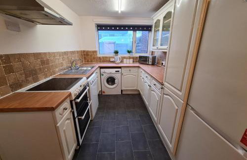 6 bed, sleeps 8, 1 Mile from New Cross Hospital, 10 mins from M6 Jct 10 & M54 Jct 1 - Foto 9