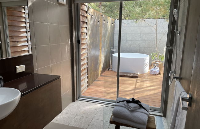 DULC Cabins - Photo 17