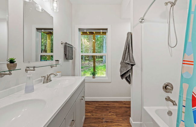 Happy Trails Chalet by Avantstay Sauna + Deck, Private Community Beach Access - Foto 21