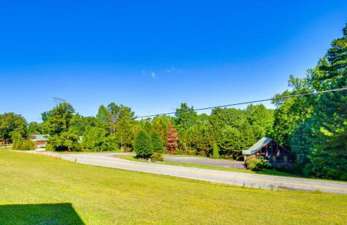 Walk to Lake Keowee Idyllic Six Mile Cabin! - Foto 21