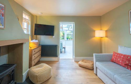 Spacious City-Centre House near Train Station & Business School, with Garden - Foto 50