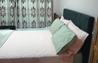 Casa Com 2 quartos, Garagem Ar tv - Foto 13